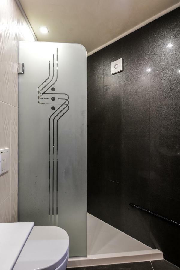 Champs-Elysees Sofia 2-Bdr, 2-Bthr Tsar Simeon Suite By Flat Mаnager מראה חיצוני תמונה