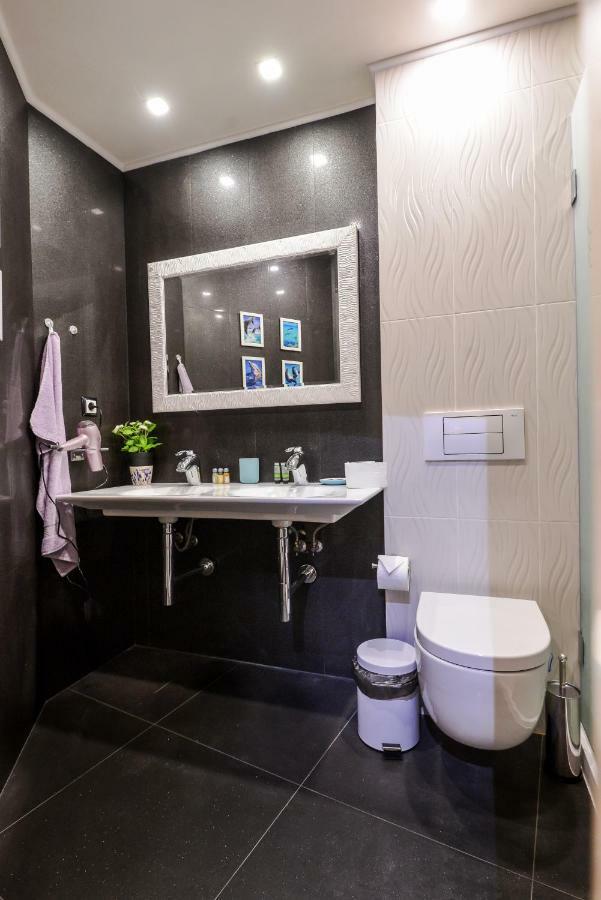Champs-Elysees Sofia 2-Bdr, 2-Bthr Tsar Simeon Suite By Flat Mаnager מראה חיצוני תמונה
